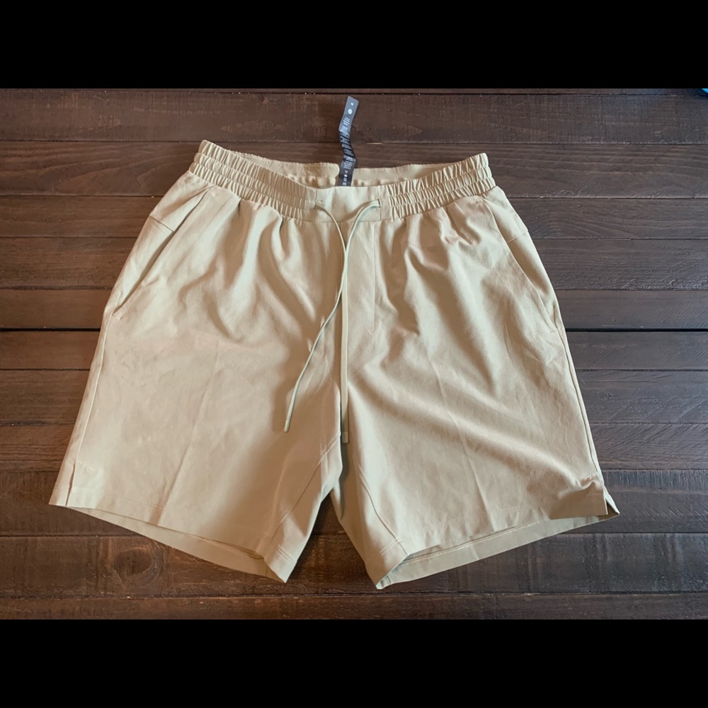 Lululemon Channel Cross 7”